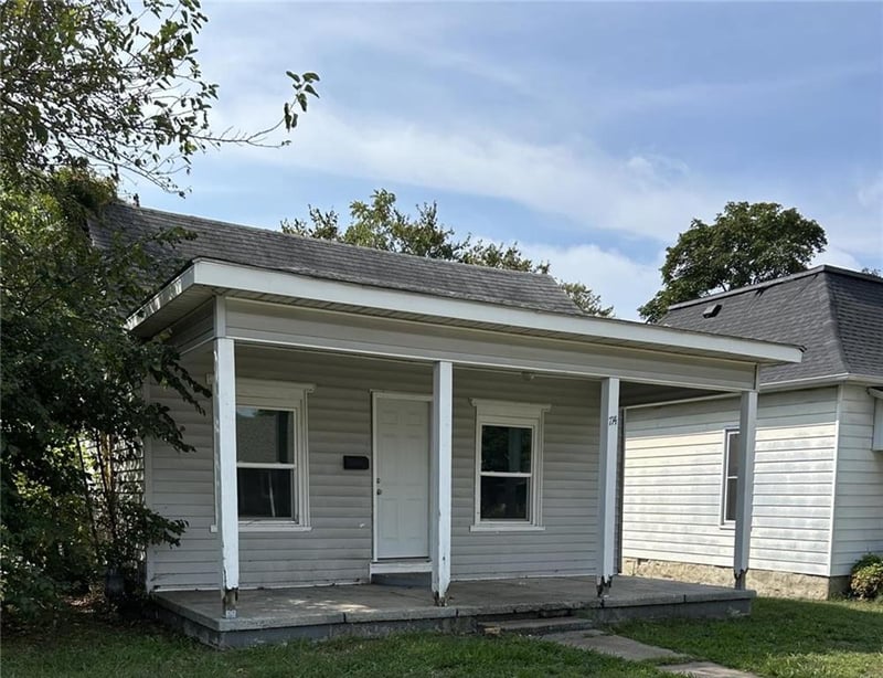 714 2nd St, Webb City, MO 64870