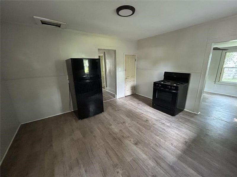 714 2nd St, Webb City, MO 64870
