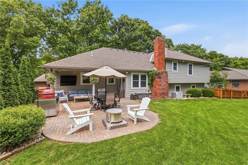 12625 Overbrook Rd, Leawood, KS 66209
