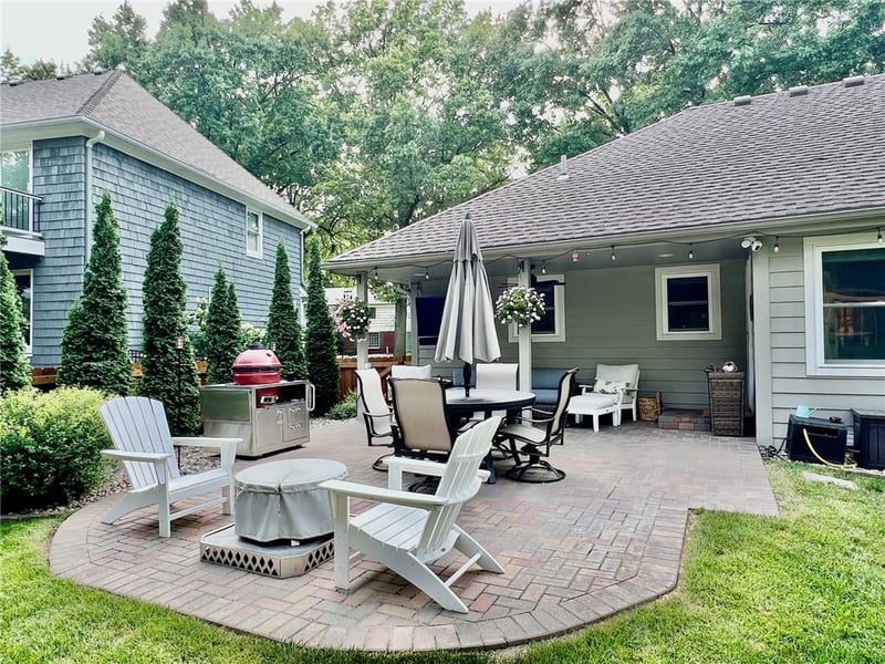 12625 Overbrook Rd, Leawood, KS 66209