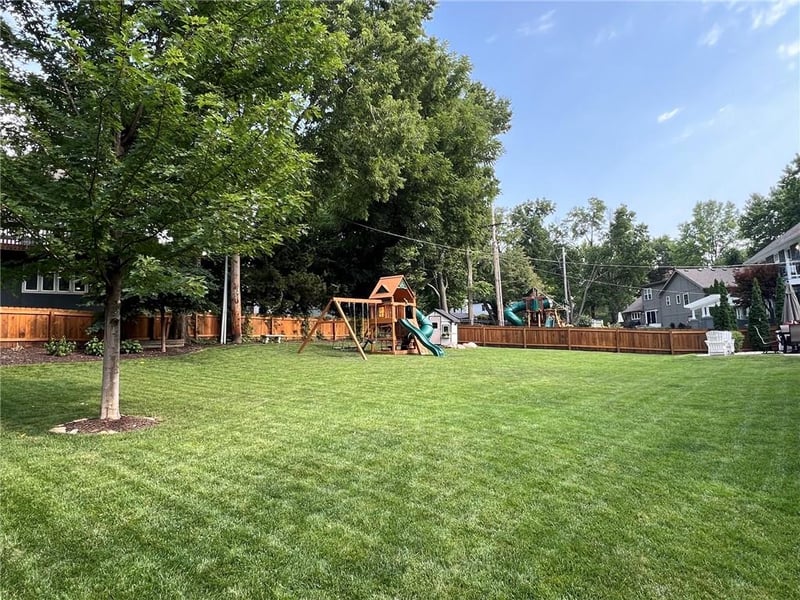 12625 Overbrook Rd, Leawood, KS 66209