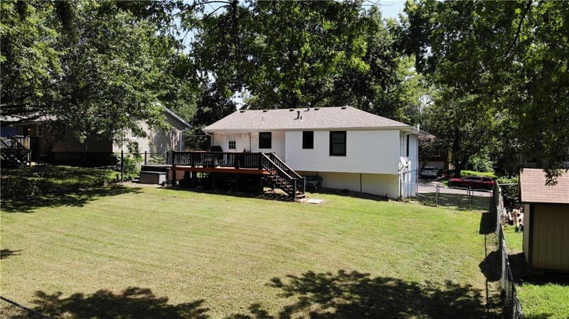 1409 48th St, Blue Springs, MO 64015