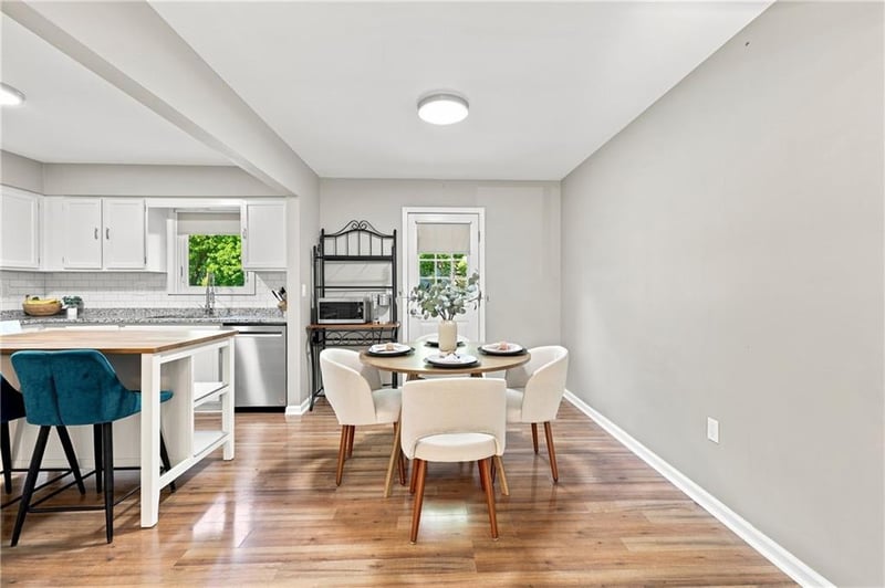 1409 NW 48th St, Blue Springs, MO 64015