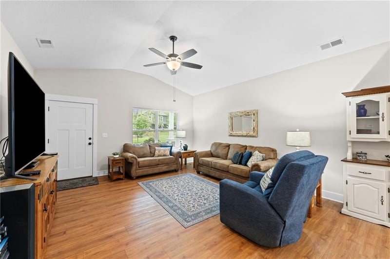 819 Baker St, Baldwin City, KS 66006