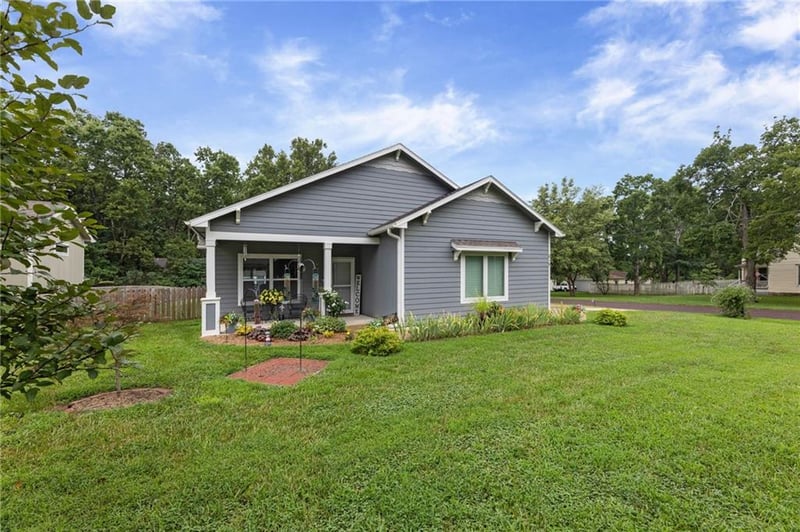 819 Baker St, Baldwin City, KS 66006