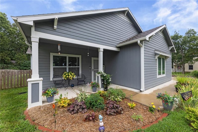 819 Baker St, Baldwin City, KS 66006