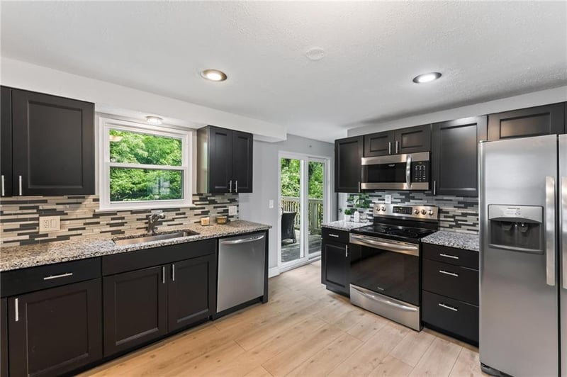 7007 Pennsylvania Ave, Kansas City, MO 64118