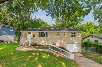 7007 Pennsylvania Ave, Kansas City, MO 64118