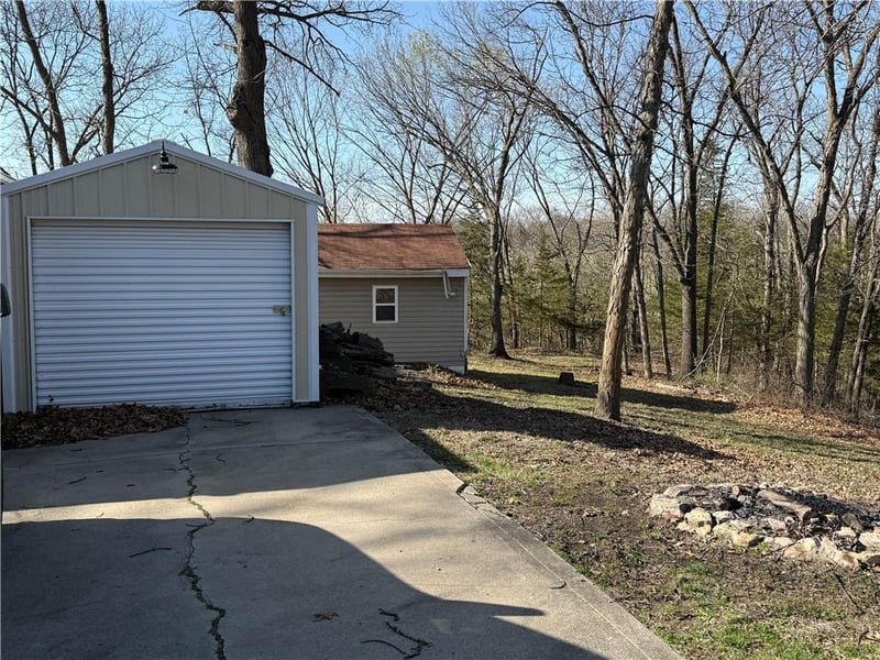 798 Lake Viking Ter, Altamont, MO 64620
