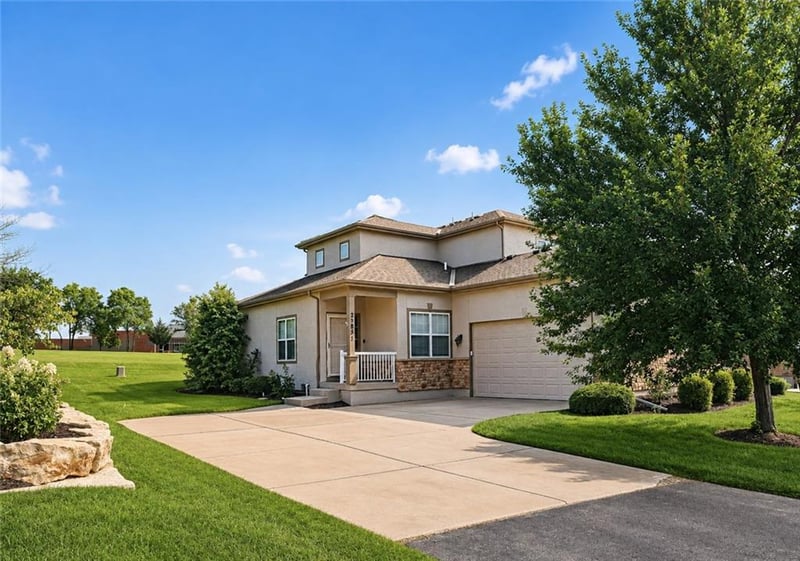 21871 116th Pl, Olathe, KS 66061