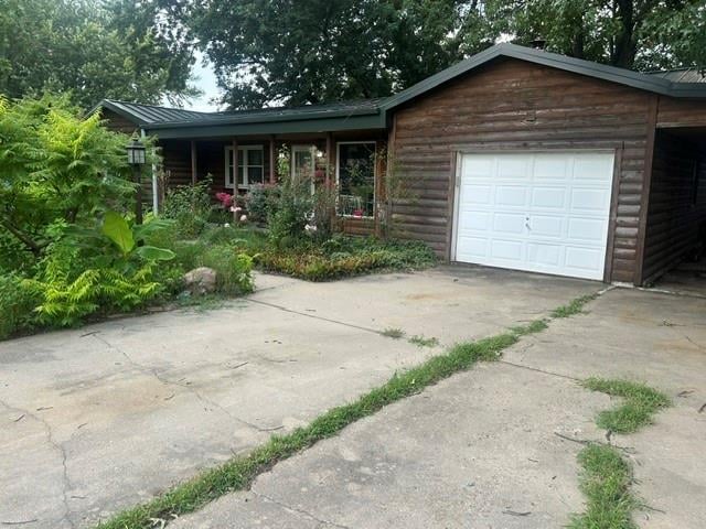 307 Westview Rd, Mclouth, KS 66054