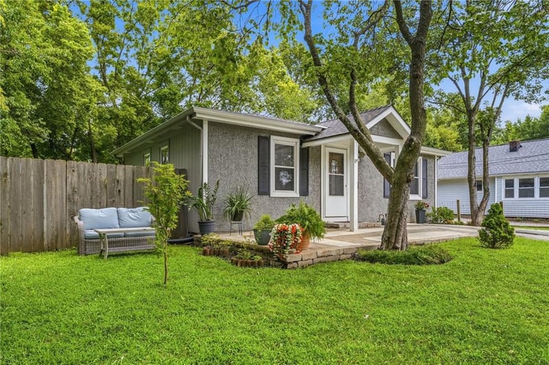 622 Chestnut St, Olathe, KS 66061