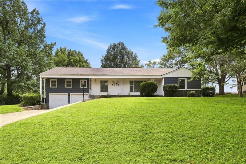 9801 E 71st Ter, Raytown, MO 64133
