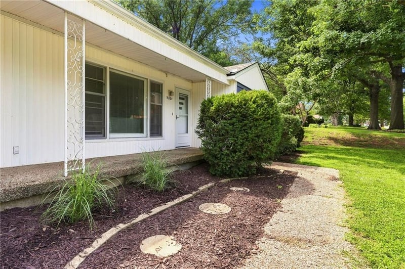 9801 E 71st Ter, Raytown, MO 64133