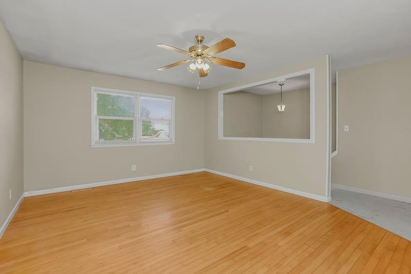 504 E Osage St, Paola, KS 66071