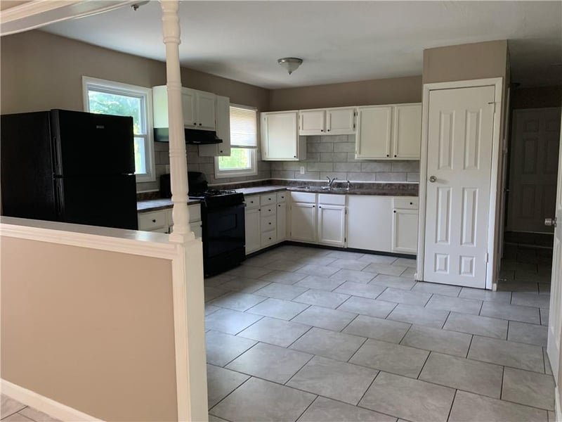 7719 E 51st St, Kansas City, MO 64129