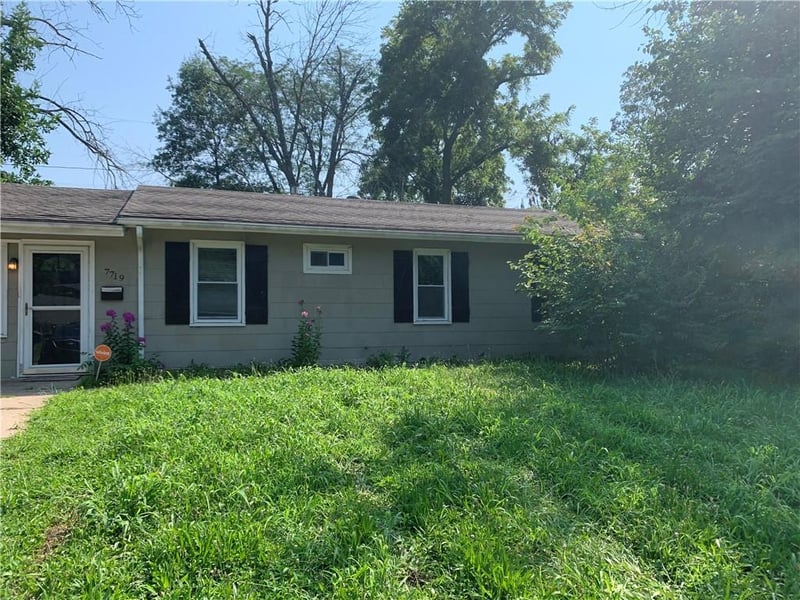 7719 E 51st St, Kansas City, MO 64129