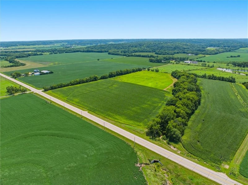 875 N 1000 Rd, Lawrence, KS 66047