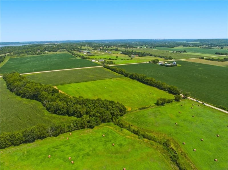 875 N 1000 Rd, Lawrence, KS 66047