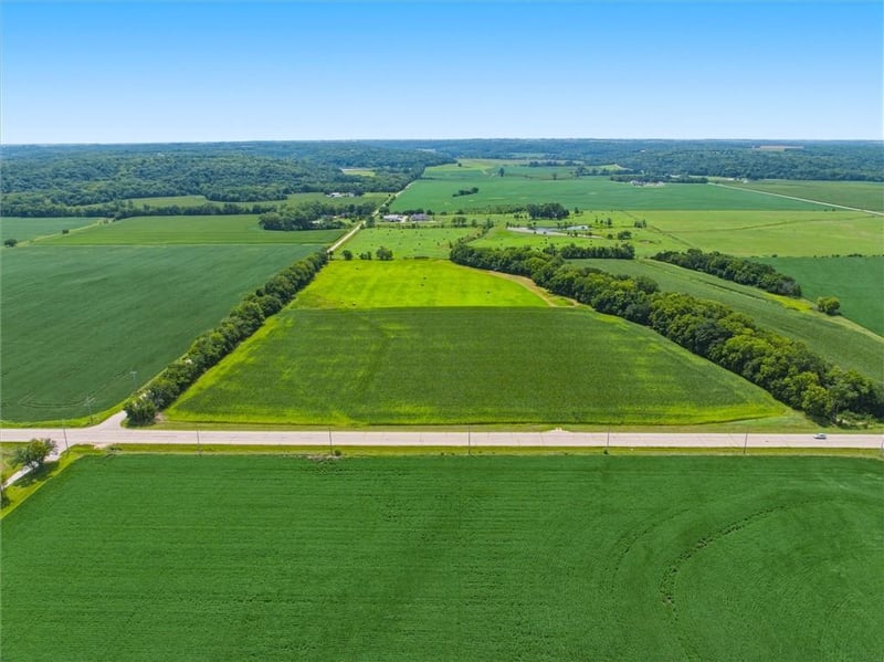 875 N 1000 Rd, Lawrence, KS 66047