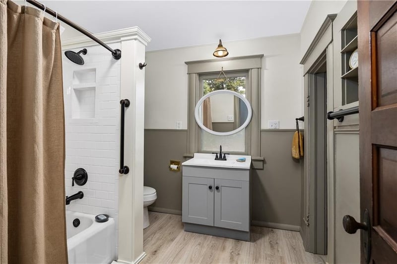2629 Faraon St, St Joseph, MO 64501