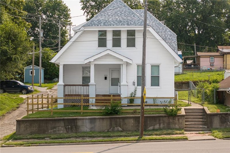 1111 18th St, St Joseph, MO 64501