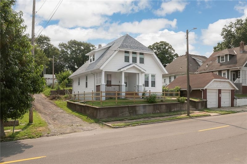 1111 18th St, St Joseph, MO 64501