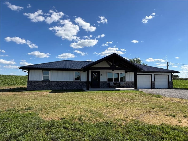 6890 Rogers Rd, Cameron, MO 64429