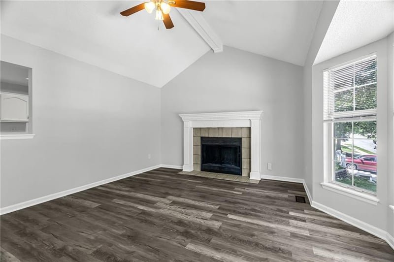 1504 NE Auburn Dr, Lee's Summit, MO 64086