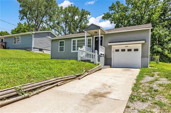 4123 Cleveland Ave, Kansas City, MO 64117