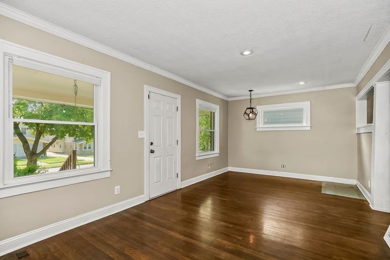 5225 Brookwood Ave, Kansas City, MO 64130