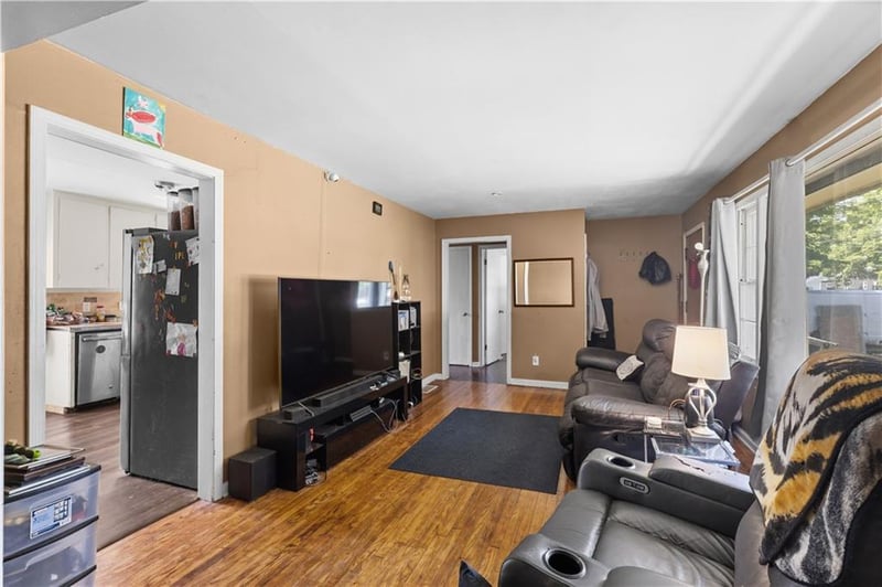9125 Cherry St, Kansas City, MO 64131