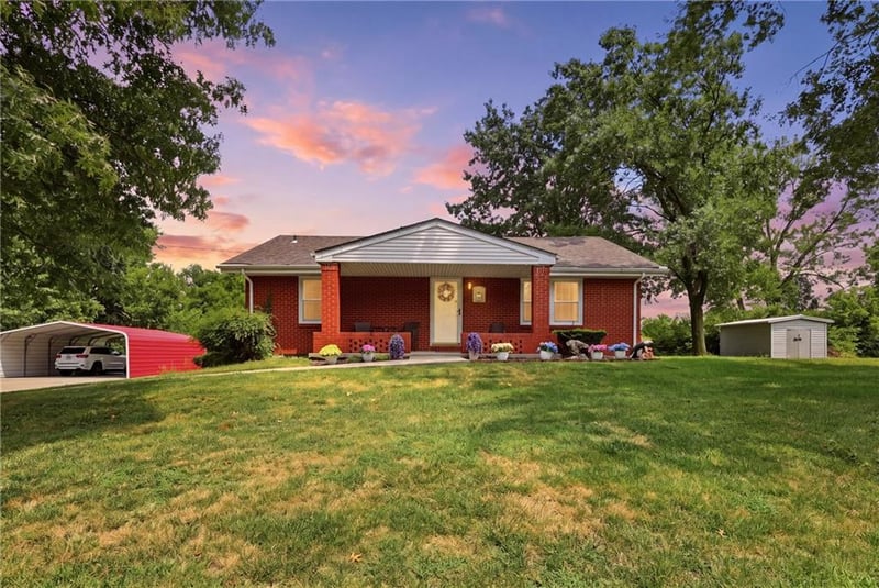 9404 Cookingham Dr, Kansas City, MO 64157