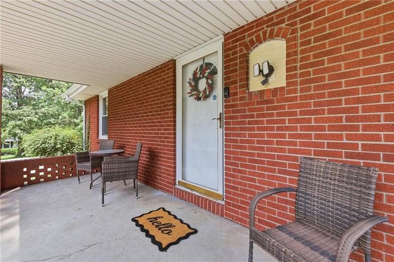 9404 Cookingham Dr, Kansas City, MO 64157