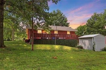 9404 NE Cookingham Dr, Kansas City, MO 64157