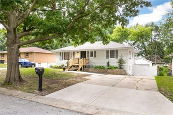 413 88th Ter, Kansas City, MO 64155