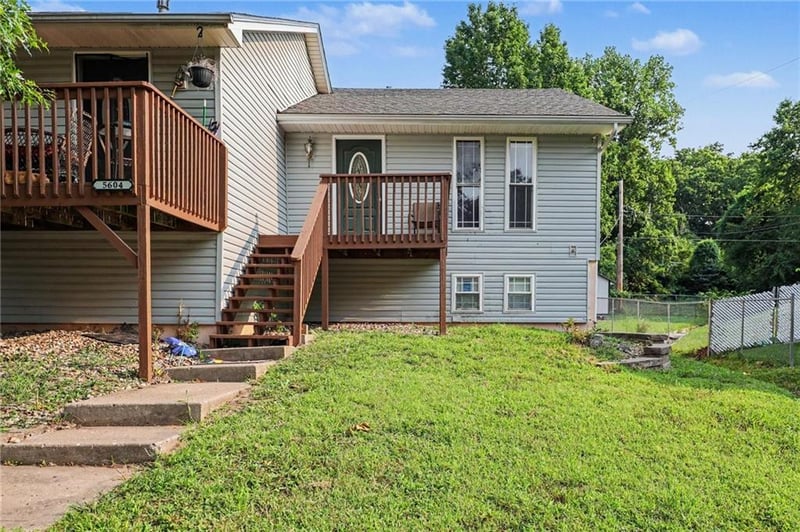 5604 50th St, Kansas City, MO 64119