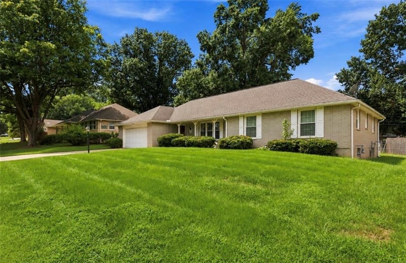 3608 Hedges Ave, Independence, MO 64052