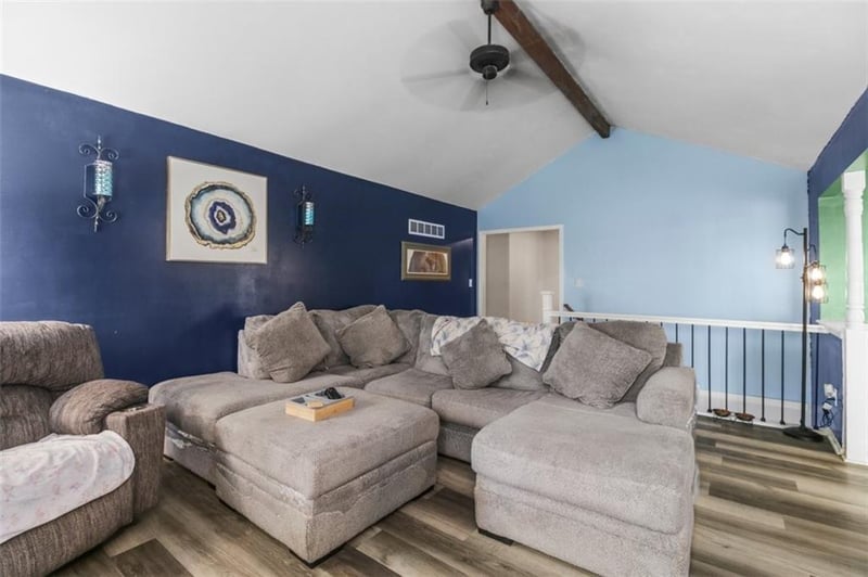 2121 NW Hidden Pointe Ct, Blue Springs, MO 64015