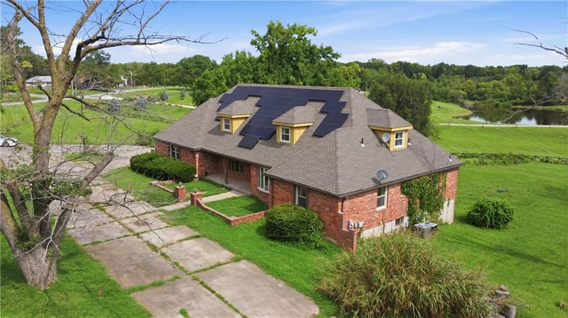 5423 Phelps Rd, Kansas City, MO 64136
