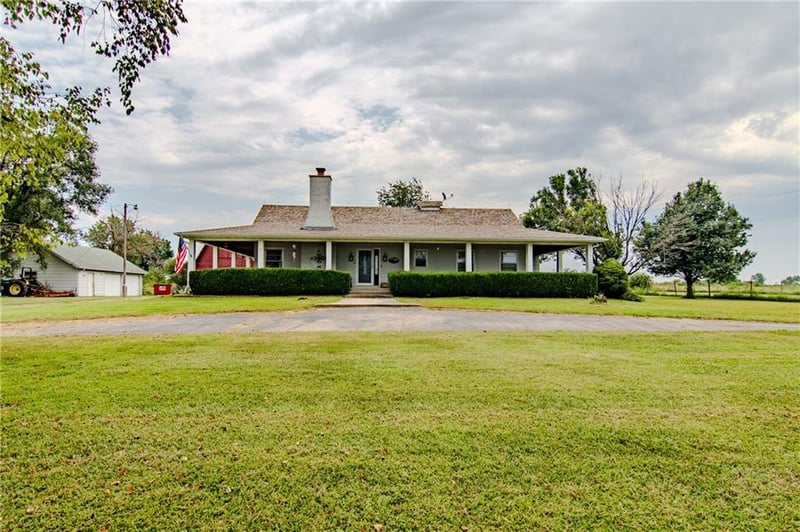8132 Highway 13 Hw, Clinton, MO 64735