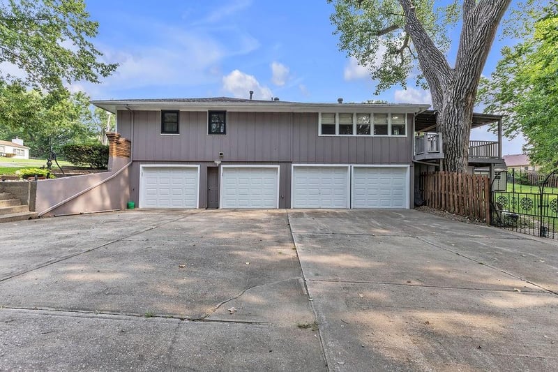 7001 Highland Ave, Kansas City, MO 64118