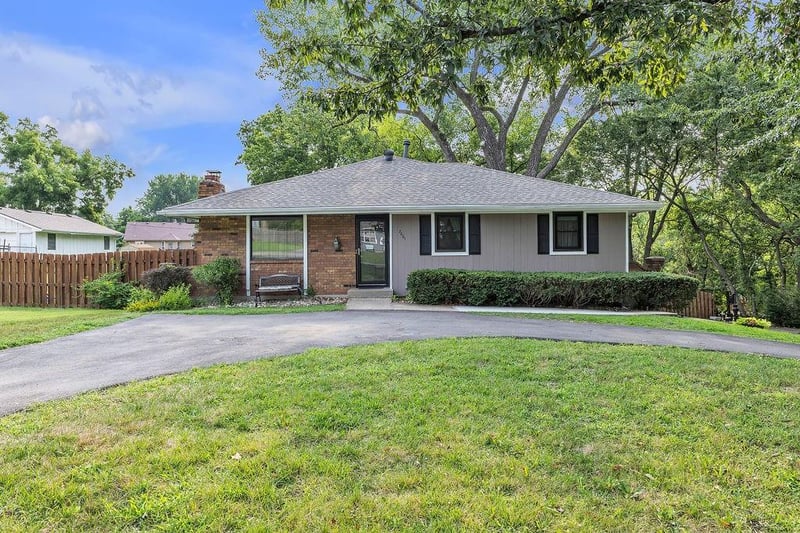 7001 Highland Ave, Kansas City, MO 64118