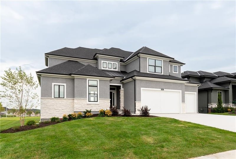 18601 Mohawk Ln, Overland Park, KS 66085