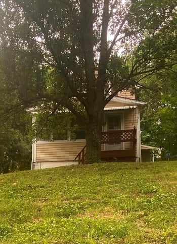 2221 Brickel Blvd, Kansas City, KS 66104