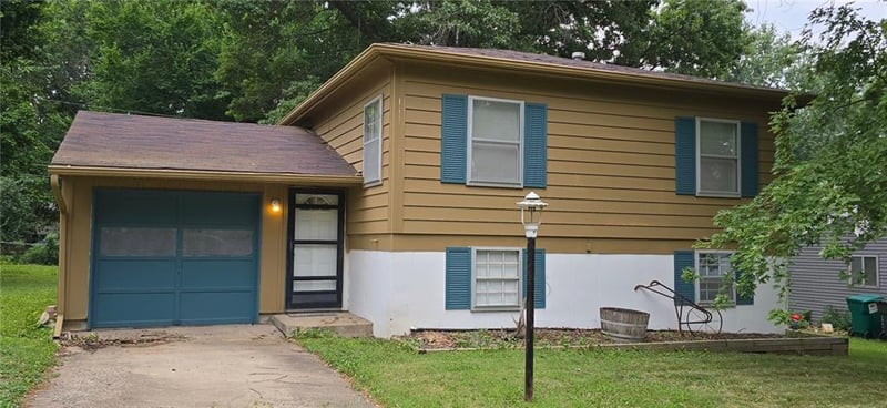 913 Piute Ave, Independence, MO 64056