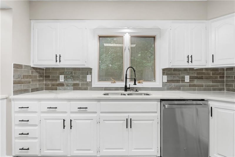 7232 Monroe Ave, Gladstone, MO 64119