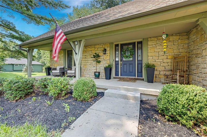 13112 Smart Rd, Lee's Summit, MO 64086