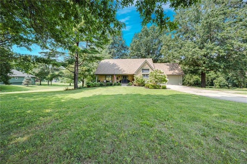 13112 Smart Rd, Lee's Summit, MO 64086