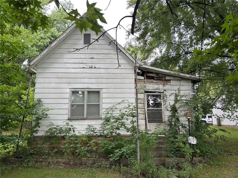 710 Washington St, Nevada, MO 64772
